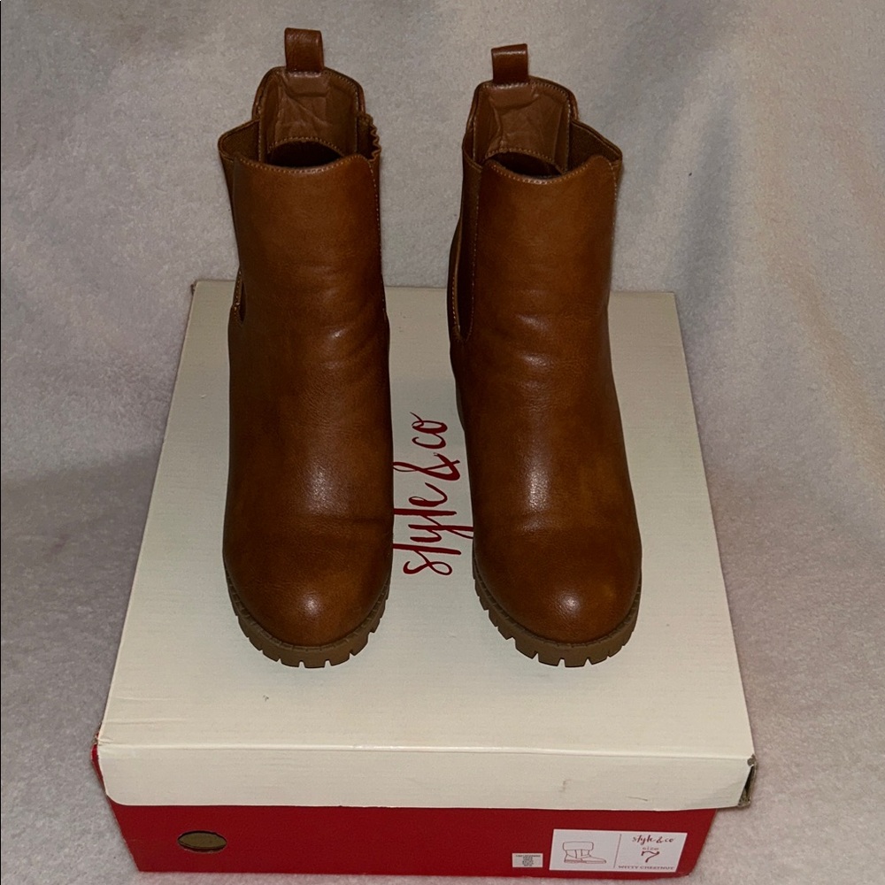 Style & Co. Women's Tan Ankle Booties